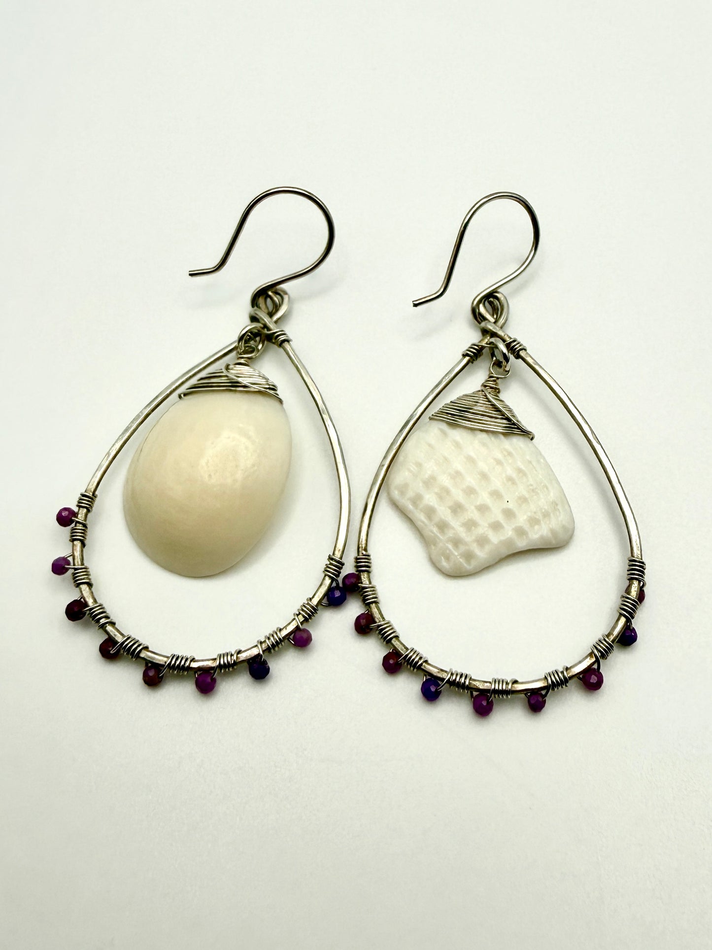 SS Phospheradite MixMatched White Shell Chip Hoops