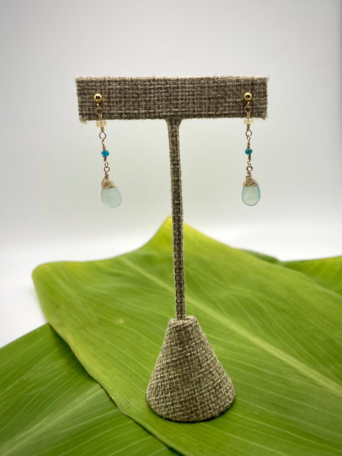 All That Glitters: Blue Druzy Agate w/ Apatite and Opal