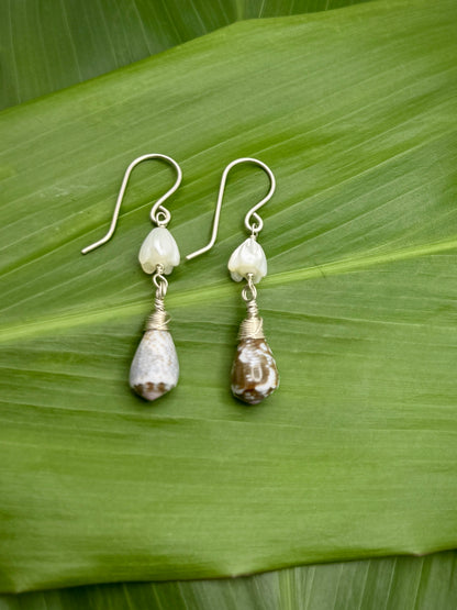 Wire Wrapped Cat Cone Shell w/ Pikake MOP