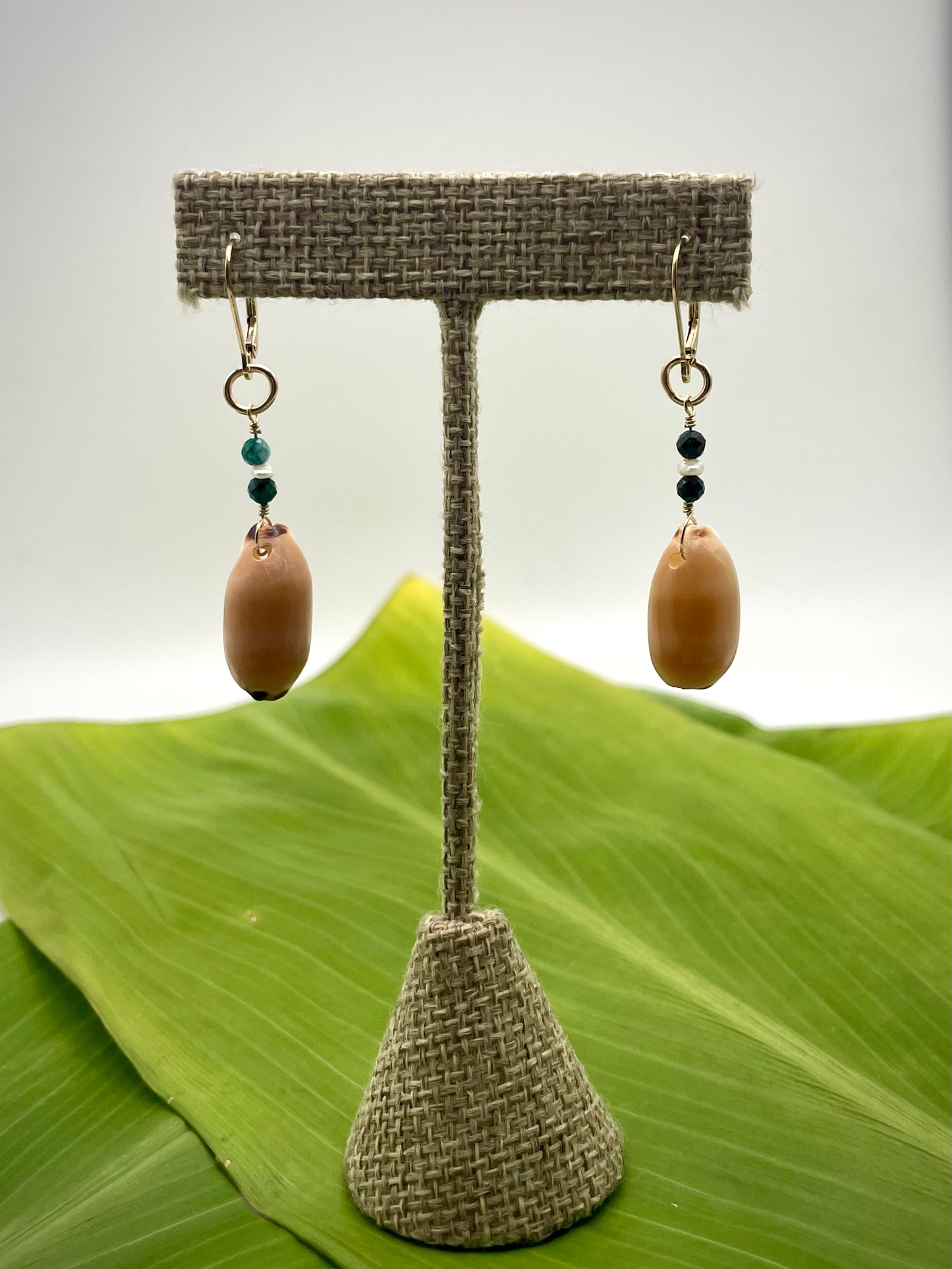 Simply Mia: Isabella Cowrie w/ Malachite